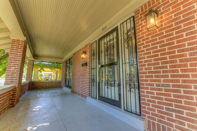 Building Photo - 345 Malvern St