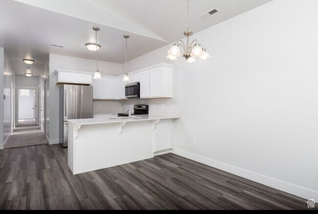 Building Photo - 527 N 360 W