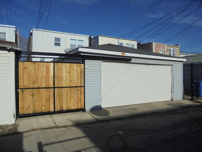 Building Photo - 5315 W Schubert Ave