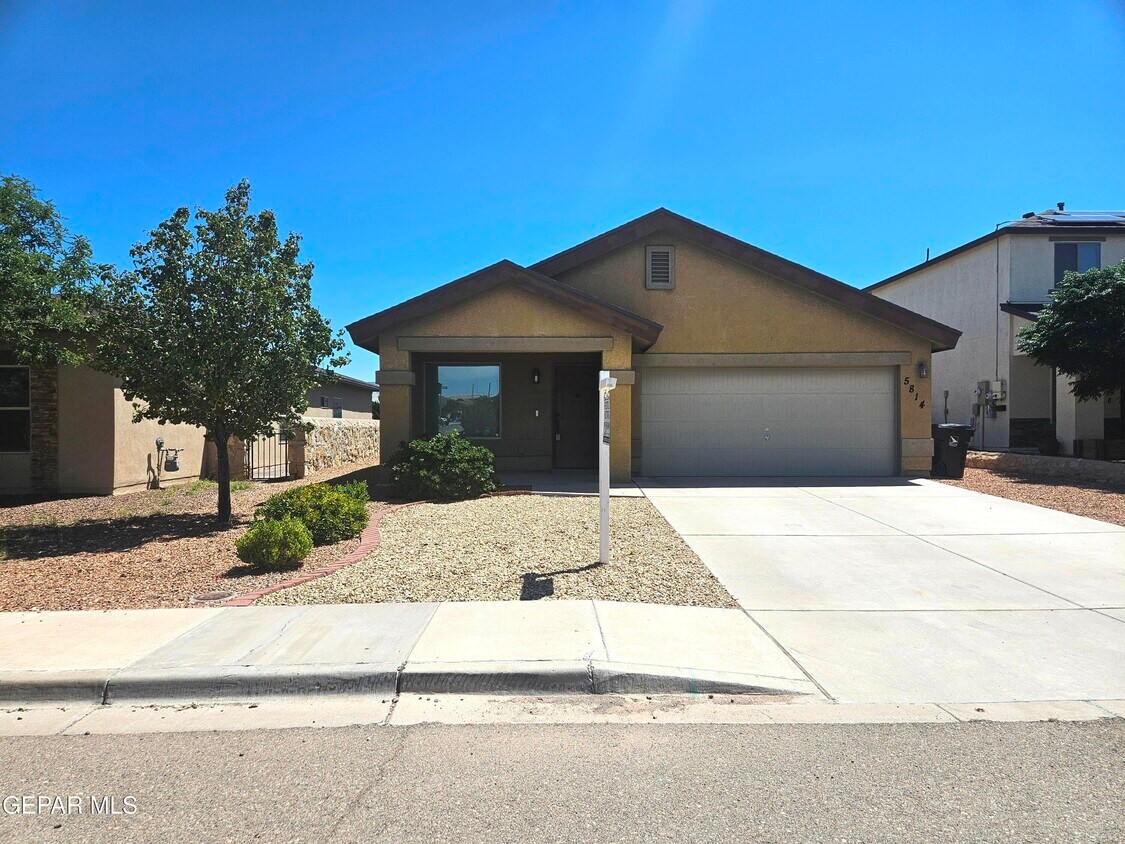 Foto principal - 5814 Bywood St