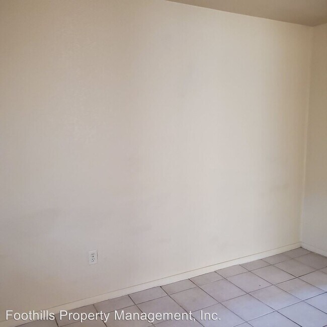 Building Photo - 2 br, 1 bath Apartment - 1629 Birch Street #4