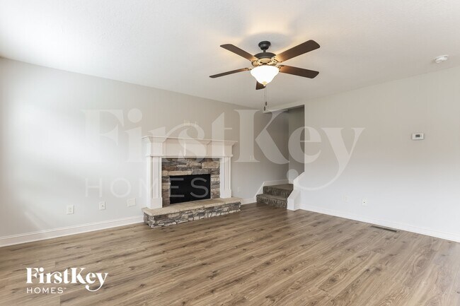 Foto del edificio - 537 Cambridge Farms Dr