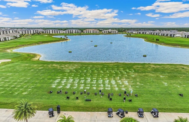 Foto del edificio - 43040 Greenway Blvd