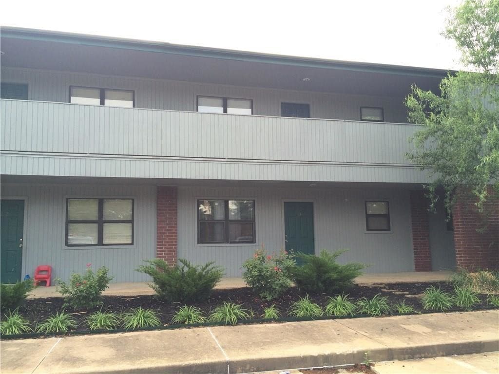 Primary Photo - 1650 N Sang Ave
