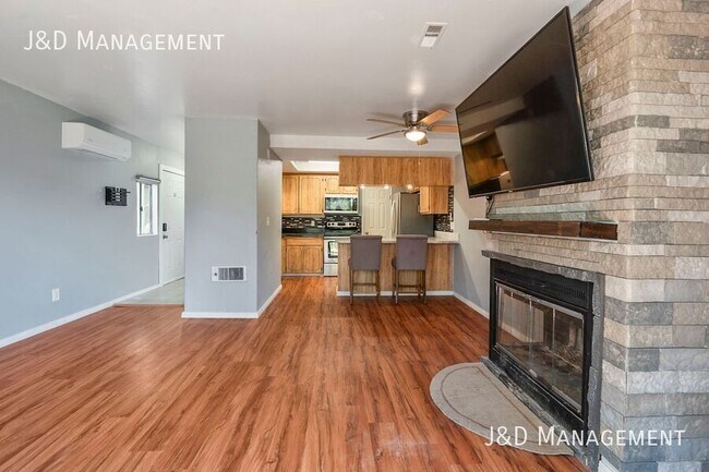 Foto del edificio - Spacious Home with Large Balcony and Parki...