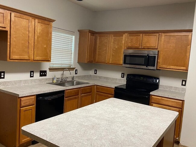 Building Photo - 21123 Sweet Blossom Ln