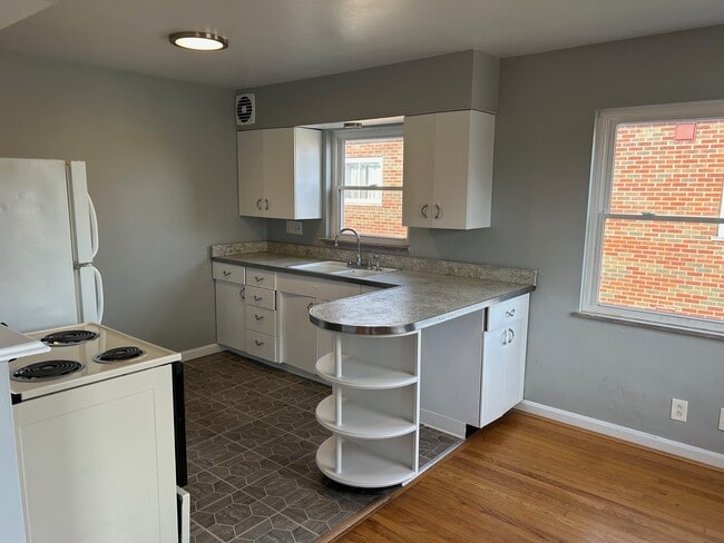 Foto del edificio - 835 S Fort Thomas Ave