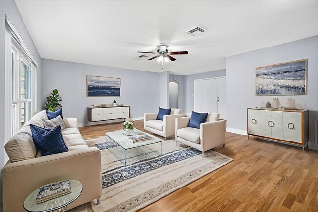 Foto del edificio - 8233 Redfield Dr