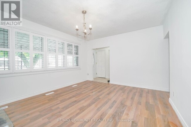 Building Photo - 21 Miramar Crescent