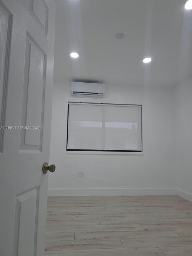 Foto del edificio - 14410 NE 5th Pl