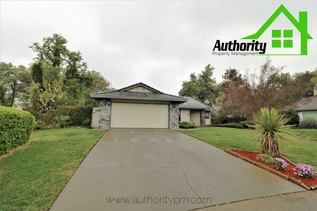 Primary Photo - 3610 Sunwood Dr