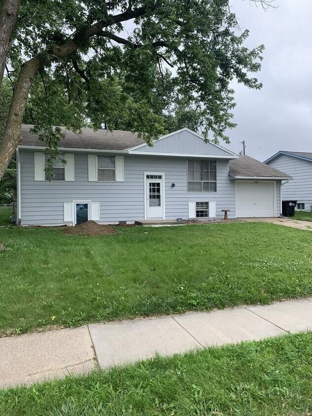 Foto principal - 4938 Marshall Dr