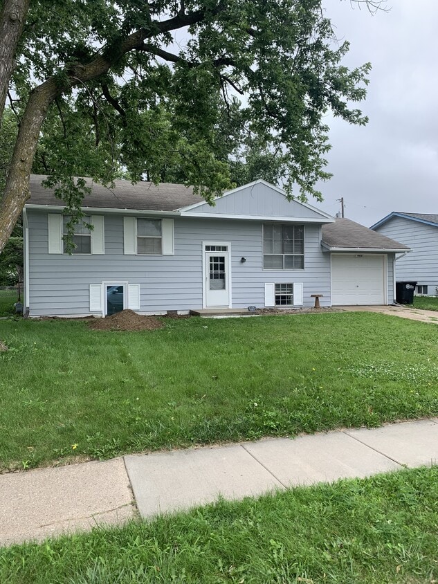 Primary Photo - 4938 Marshall Dr