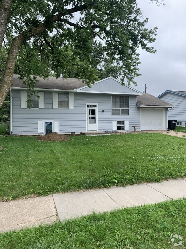 Building Photo - 4938 Marshall Dr