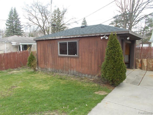 Foto del edificio - 26718 Five Mile Rd