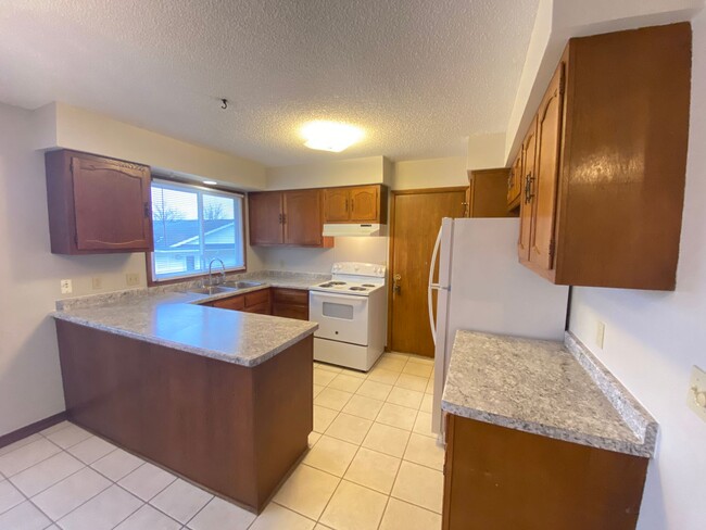 Building Photo - 3741 Joan Dr