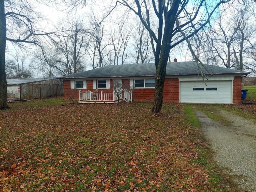 Primary Photo - 8044 Beechwood Ave