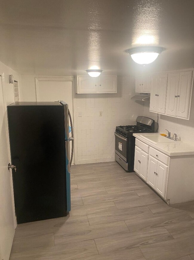 Kitchen - 5602 Snyder Ave