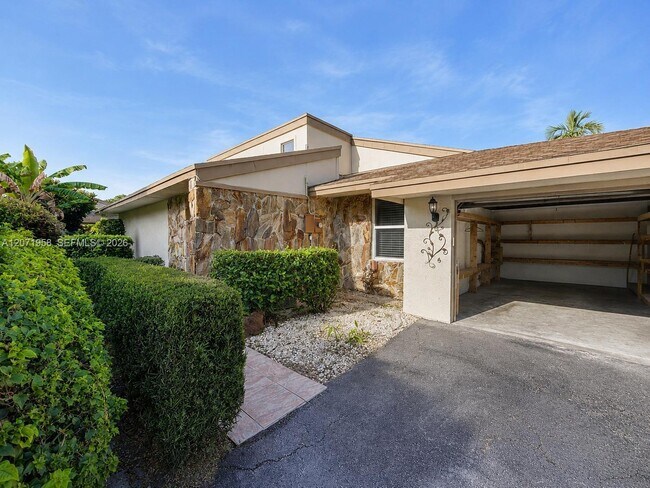 Foto del edificio - 8142 Silver Palm Ct