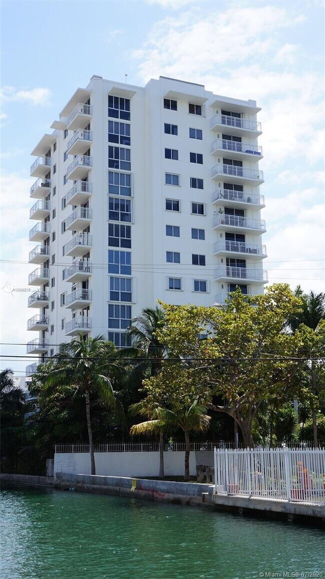 Building Photo - 1688 West Ave