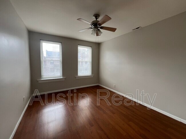 Building Photo - 4011 Shenandoah Ave