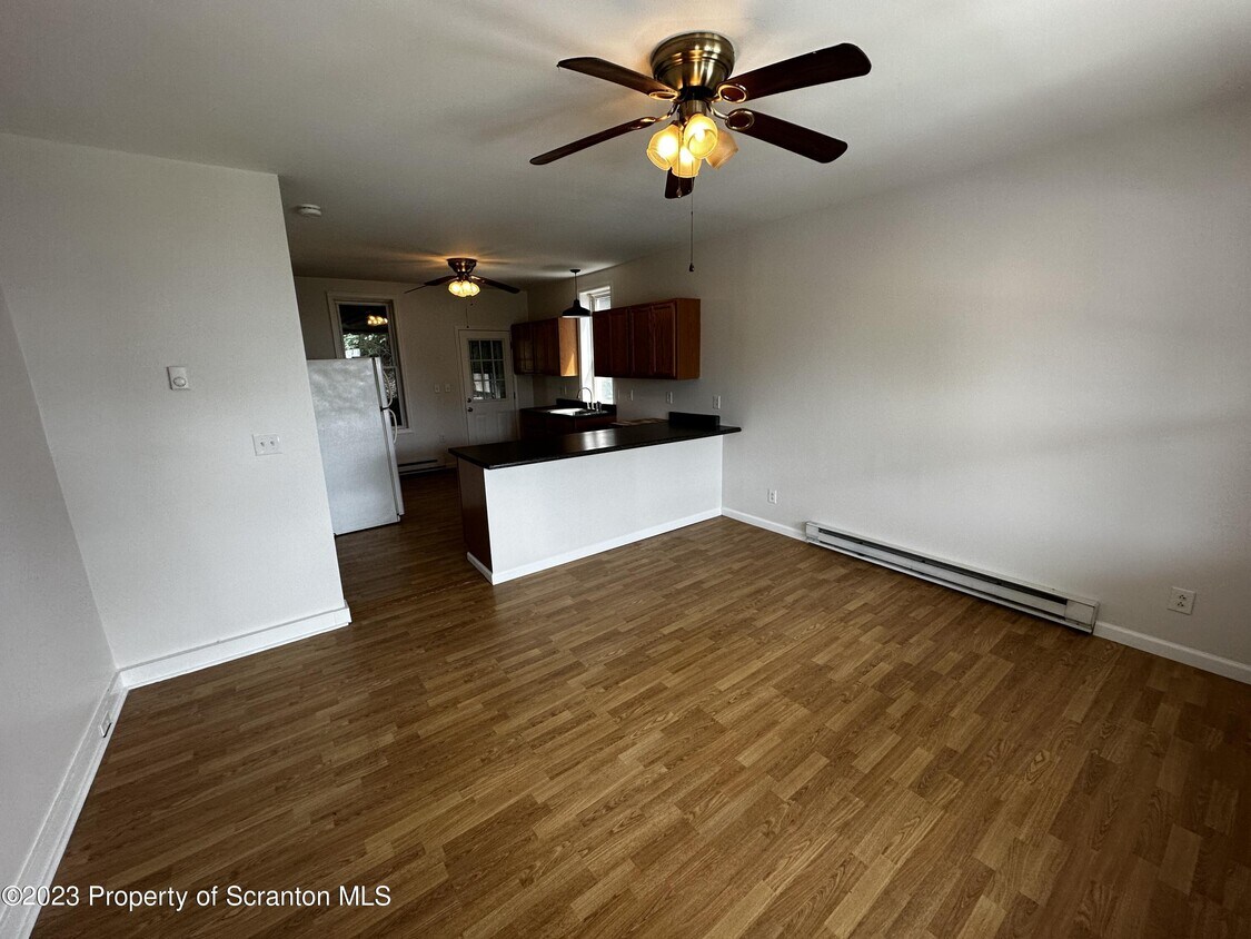 Foto principal - 315 E Elm St