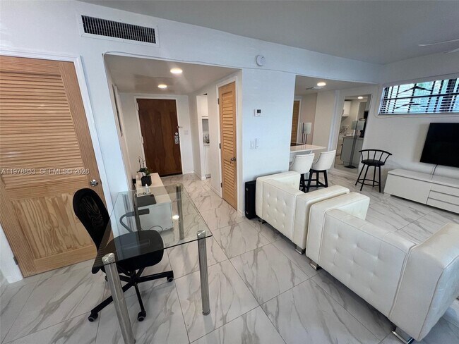 Foto del edificio - 1390 Ocean Dr