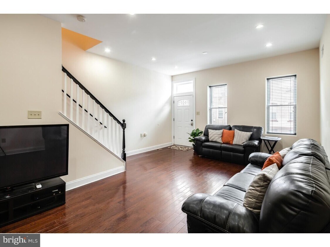 Primary Photo - Point Breeze 3 Bedroom