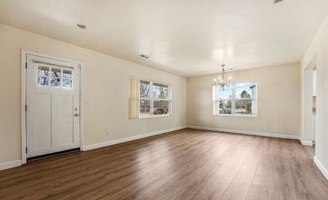 Building Photo - 1399 Yarrow St