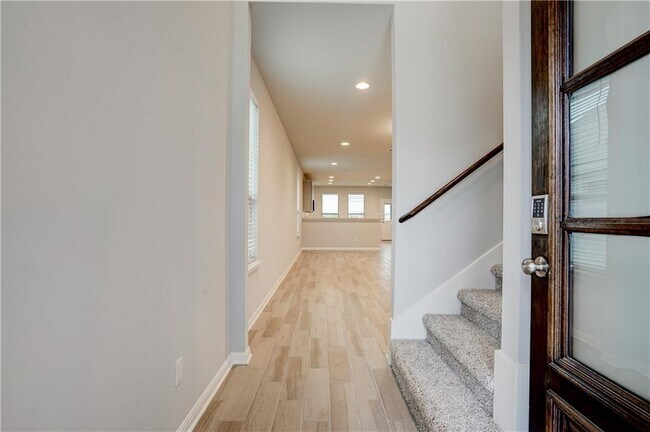 Foto del edificio - 309 Unforgiven Ln