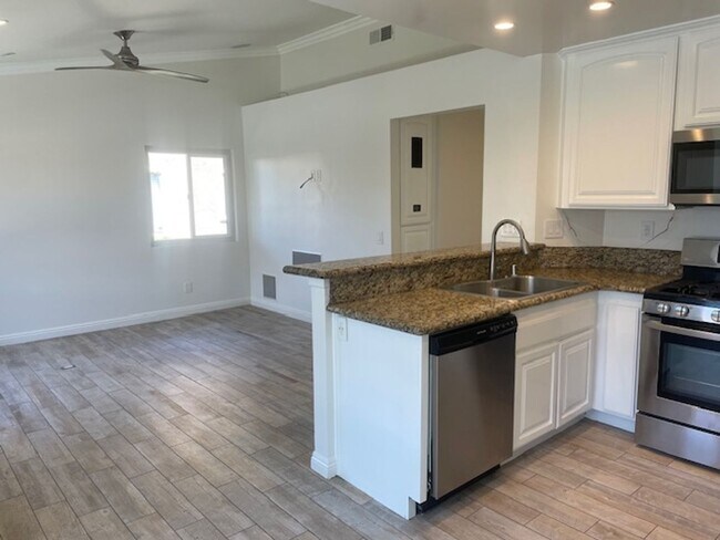 Building Photo - 40880 Whirling Wind Dr