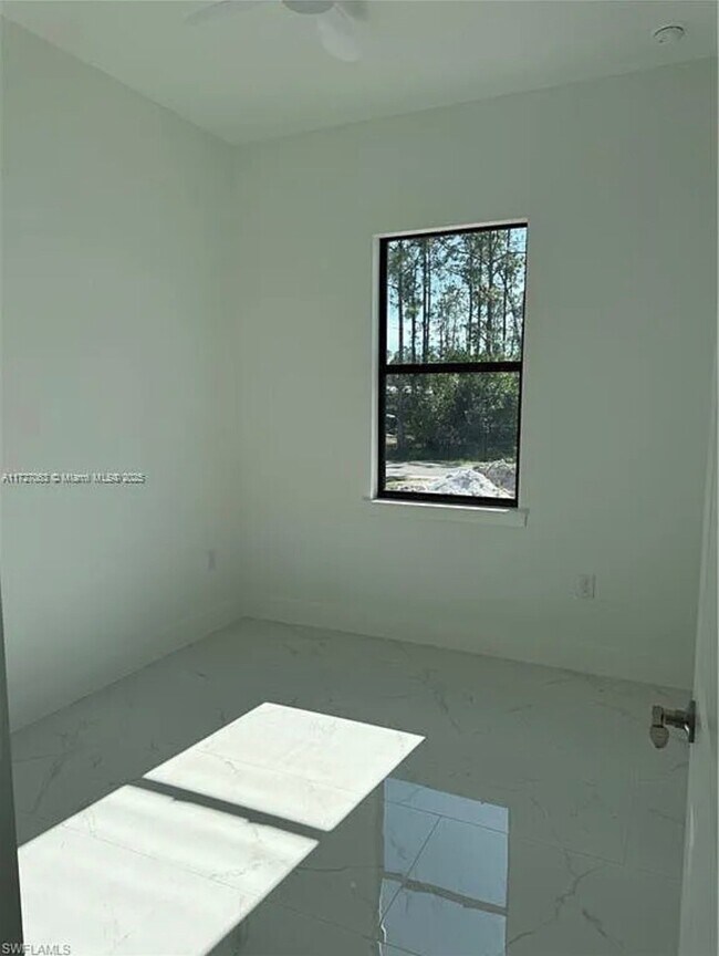 Foto del edificio - 1028 Eubanks St