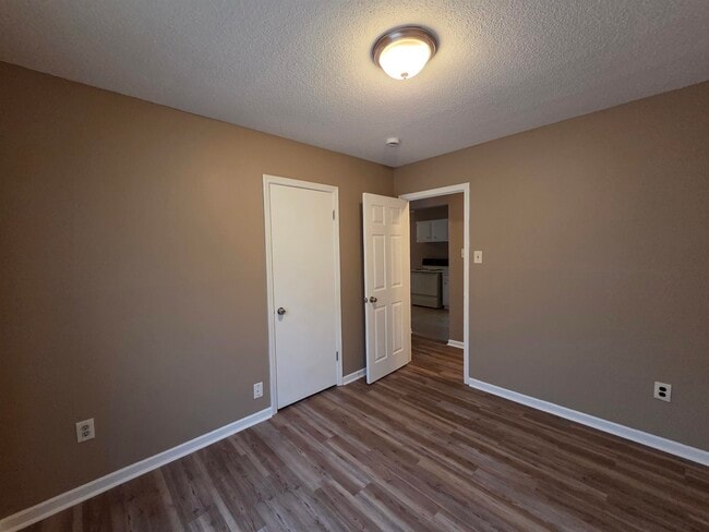 Building Photo - 2192 Lisa Ave