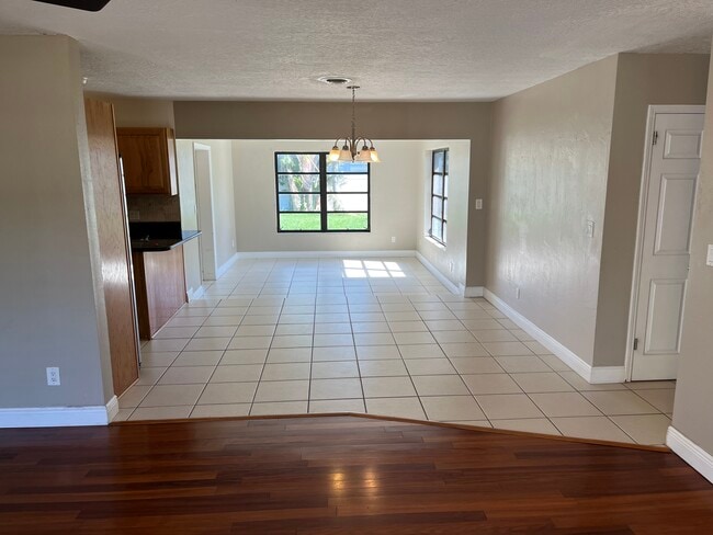 Building Photo - 1106 Banana River Dr