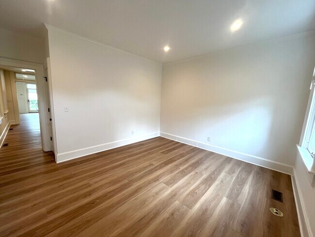 Foto del edificio - 670 Mohawk St