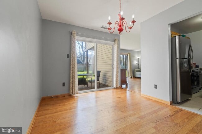 Foto del edificio - 15 B E Daisy Ln