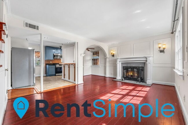 Building Photo - 3306 Memorial St