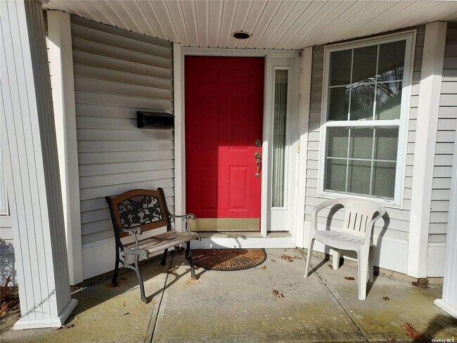 Building Photo - 267 Glen Dr