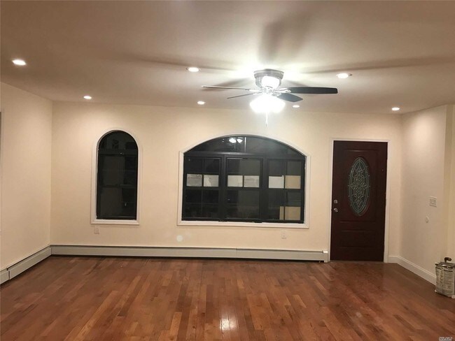Foto del edificio - 160-21 119th Ave