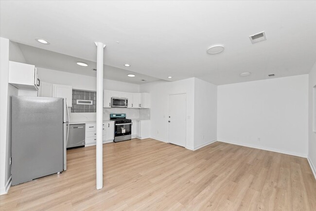 Foto del edificio - 1046 N Kedzie Ave