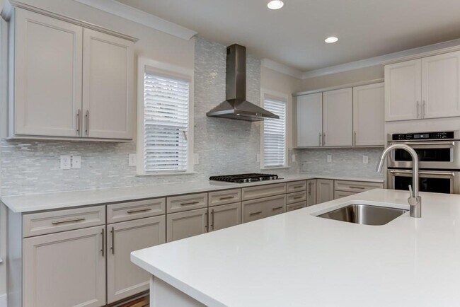 Foto del edificio - 889 Stone Crest Rd NE