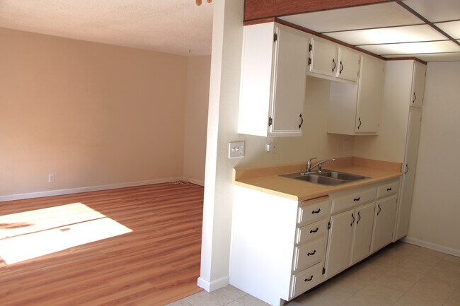 Foto del edificio - 715 S Webster Ave