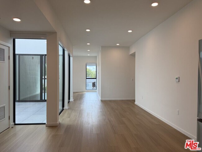Foto del edificio - 5119 Colfax Ave