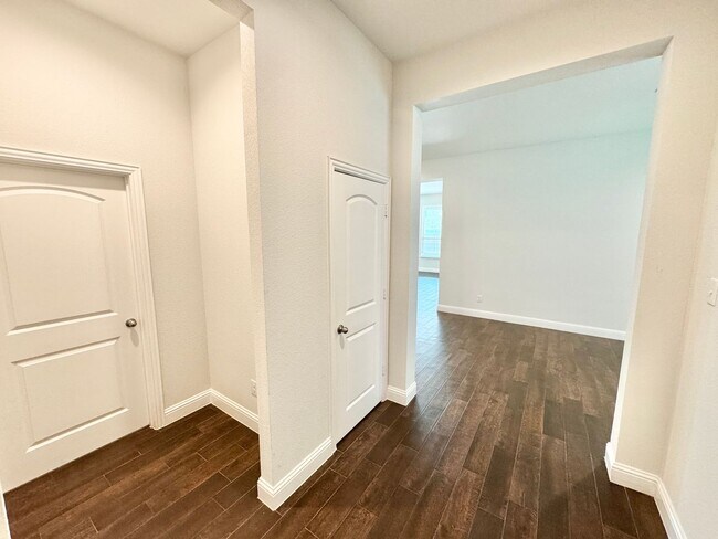 Foto del edificio - Argyle ISD! 3 Bed 2 Bath Home in PERFECT L...