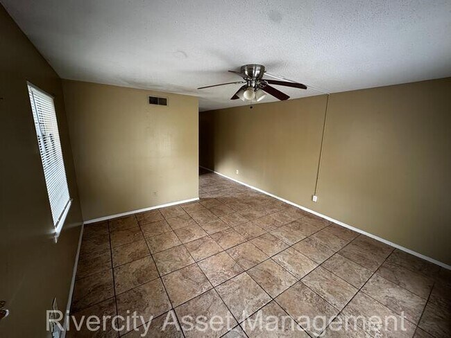 Foto del edificio - Charming Duplex Near University of Memphis...