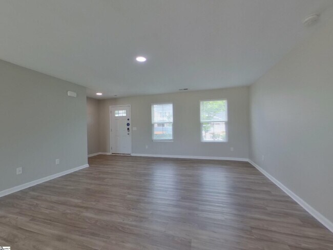Building Photo - 114 Portchester Ln