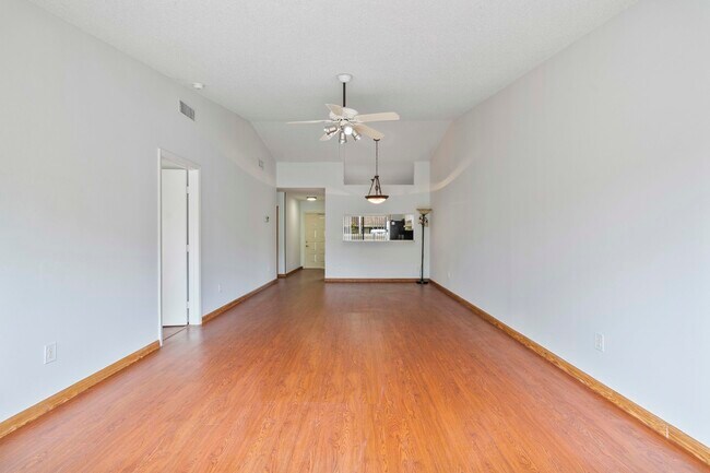 Foto del edificio - 10240 Boca Bend W