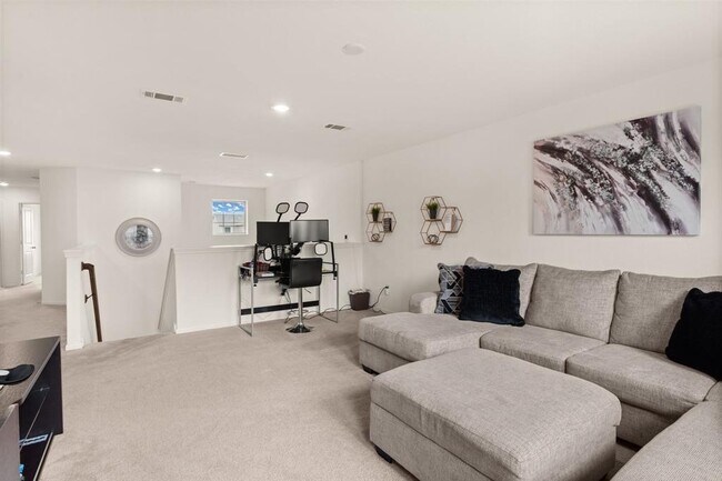 Building Photo - 1008 Caramel Shrs Dr