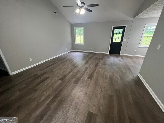 Building Photo - 160 Mountain View Cir