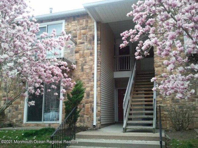 Foto del edificio - 35 Juniper Ct